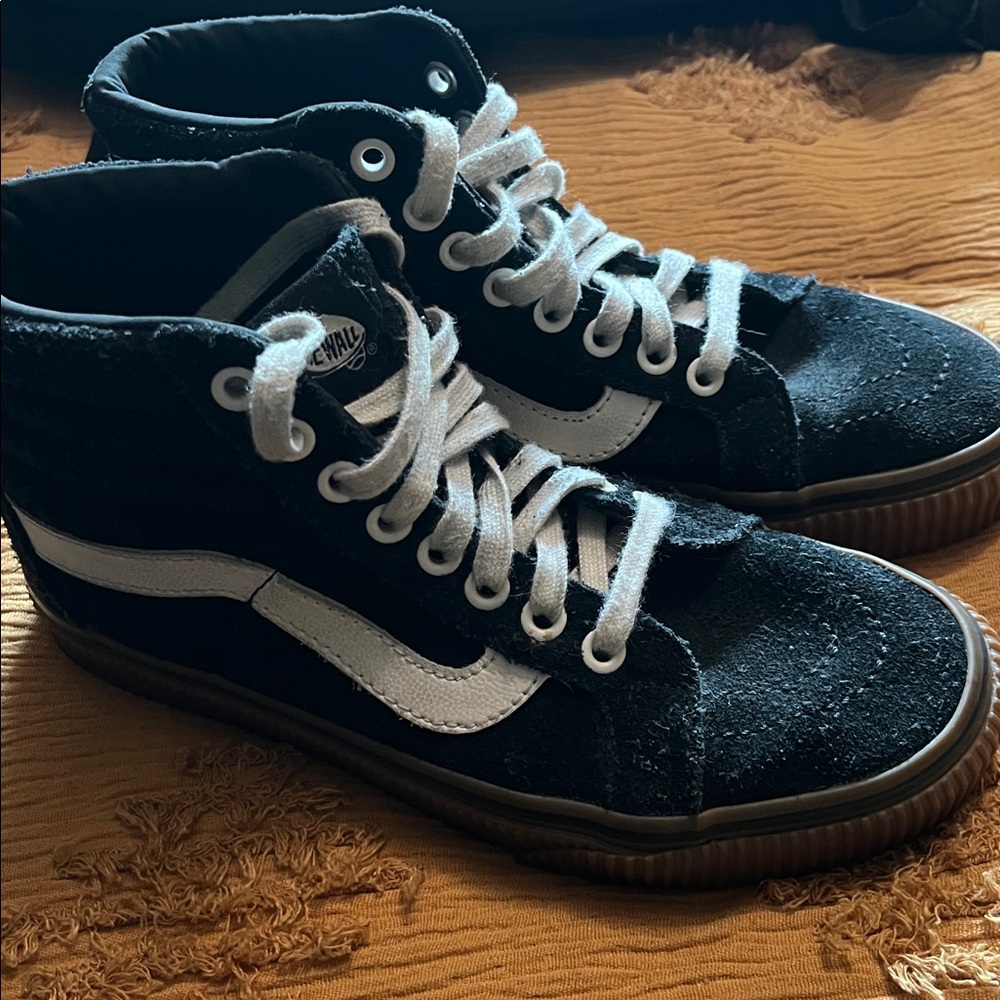 Vans Sk8-Hi Black Suede Gum sneakers womens 6.0